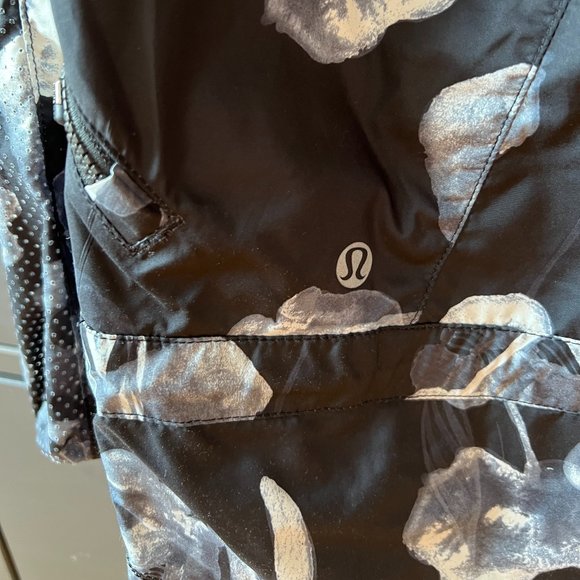 vintage lululemon rain pullover - Picture 3 of 10